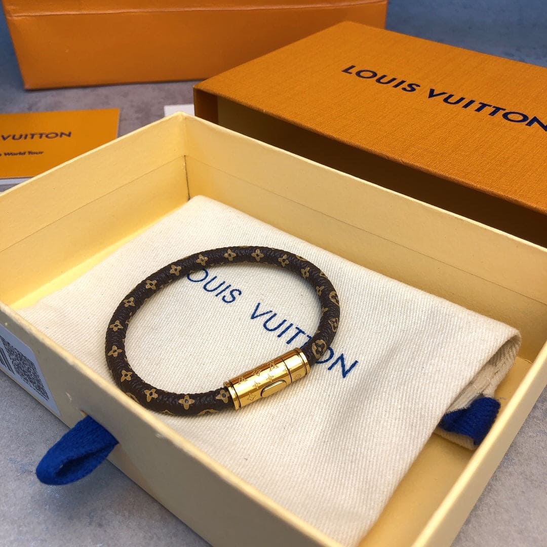 18K Louis Vuitton Keep It Bracelet