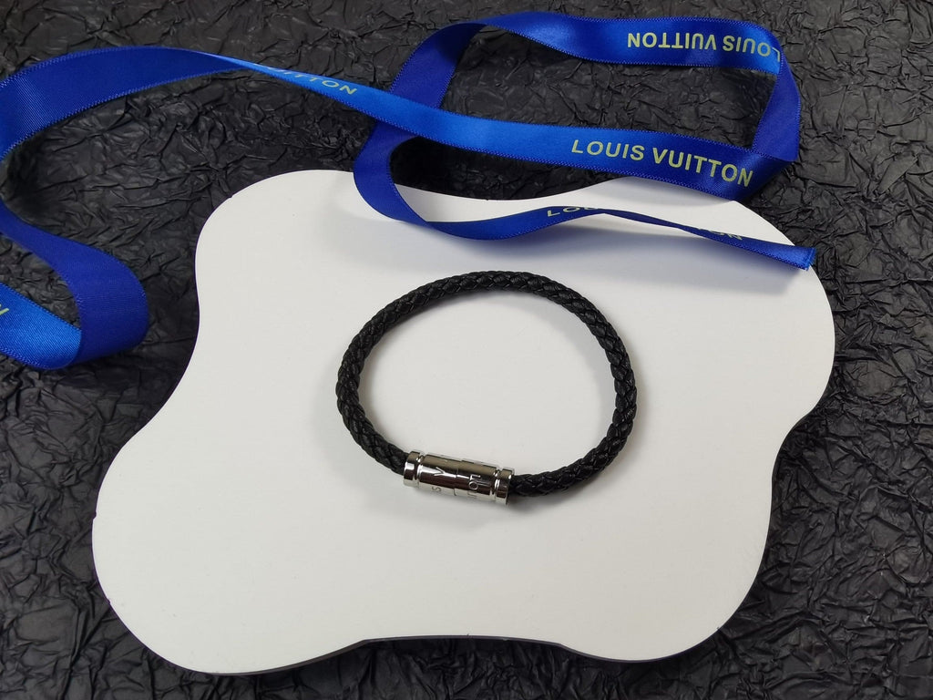 18K Louis Vuitton Keep It Bracelet