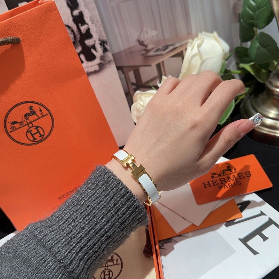 18K White Clic Hermes Bracelet