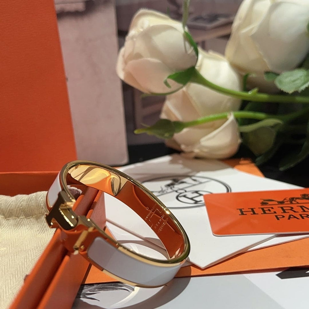 18K White Clic Hermes Bracelet