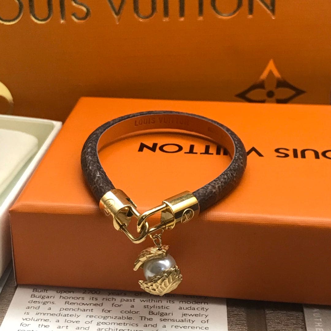 18K Louis Vuitton Pearl Angels Bracelet