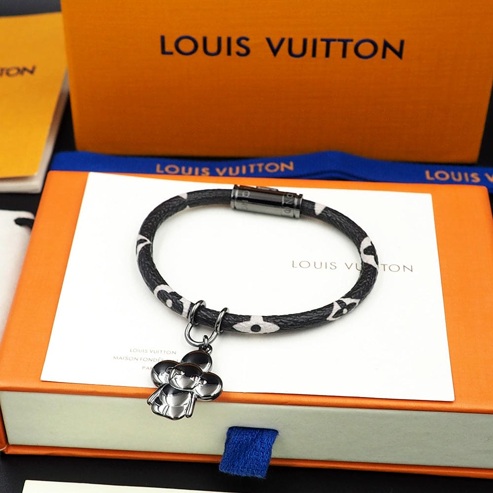 18K Louis Vuitton Hang It Bracelet