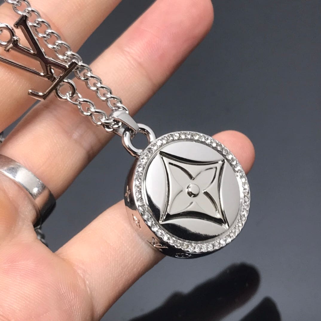 18K Louis Vuitton Catch Necklace