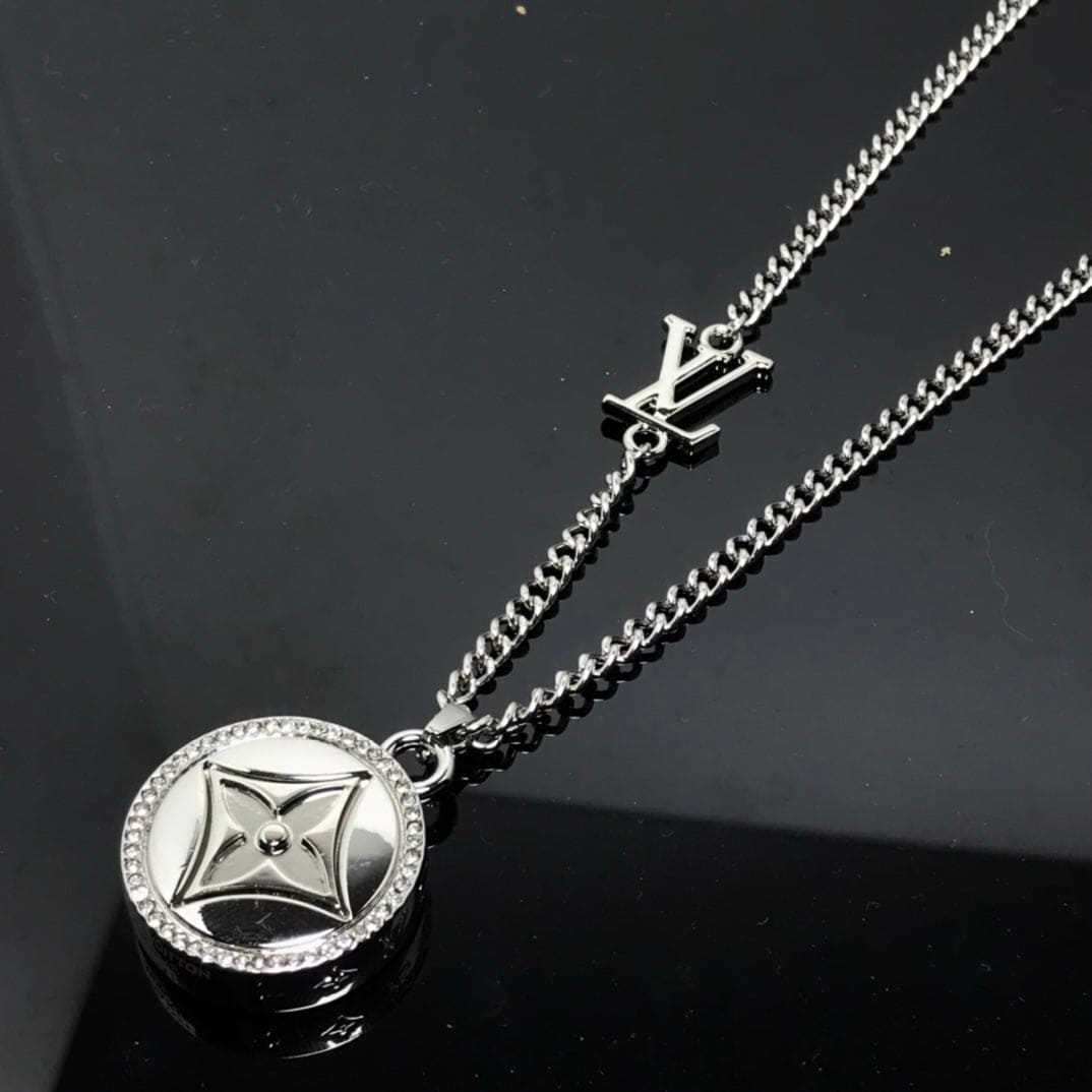 18K Louis Vuitton Catch Necklace