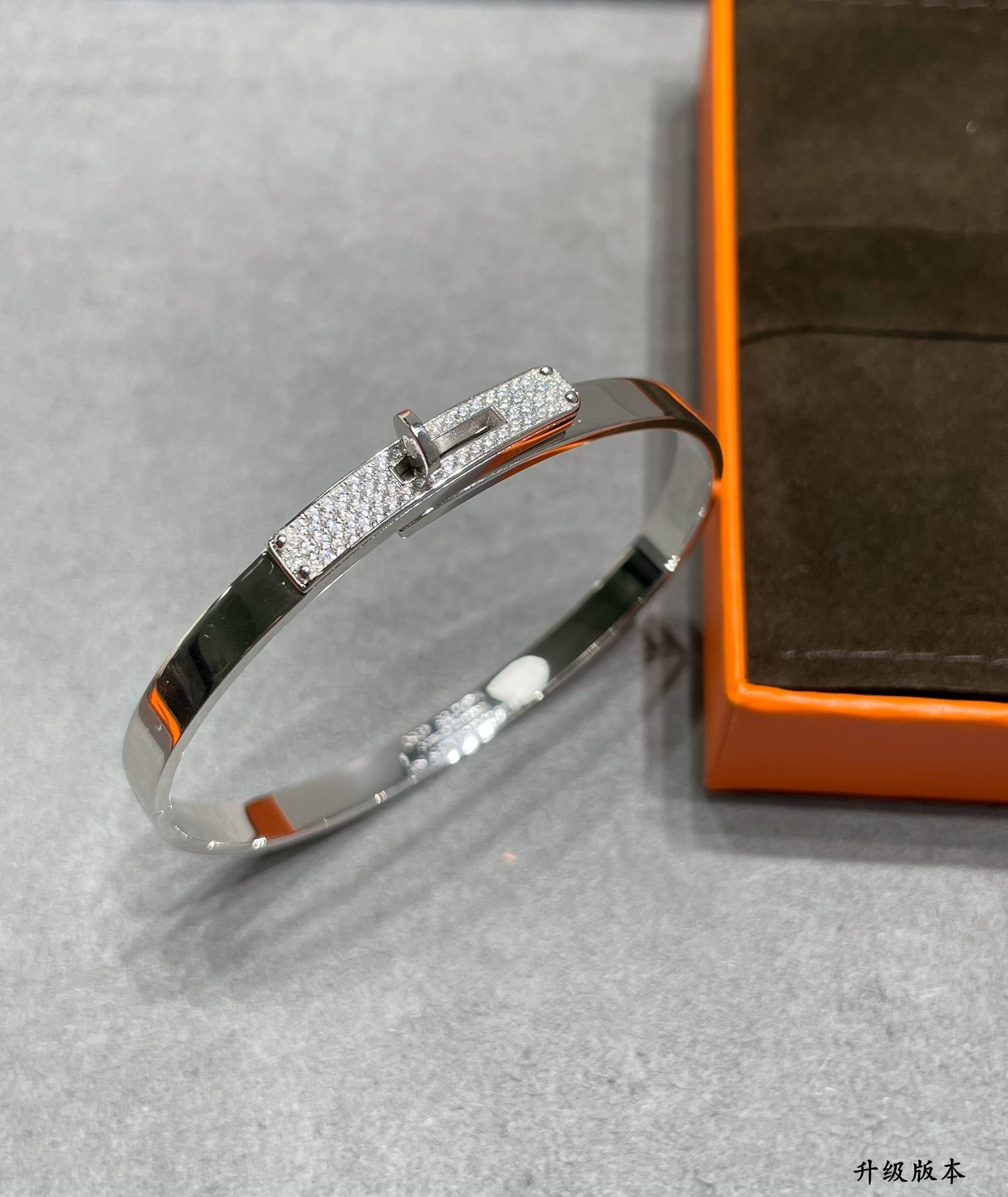 18K Kelly Small Model Diamond Hermes Bracelet