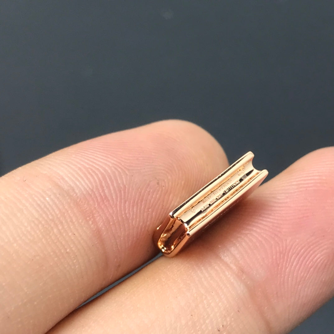 18K Amulettes Kelly Black Diamonds Hermes Necklace