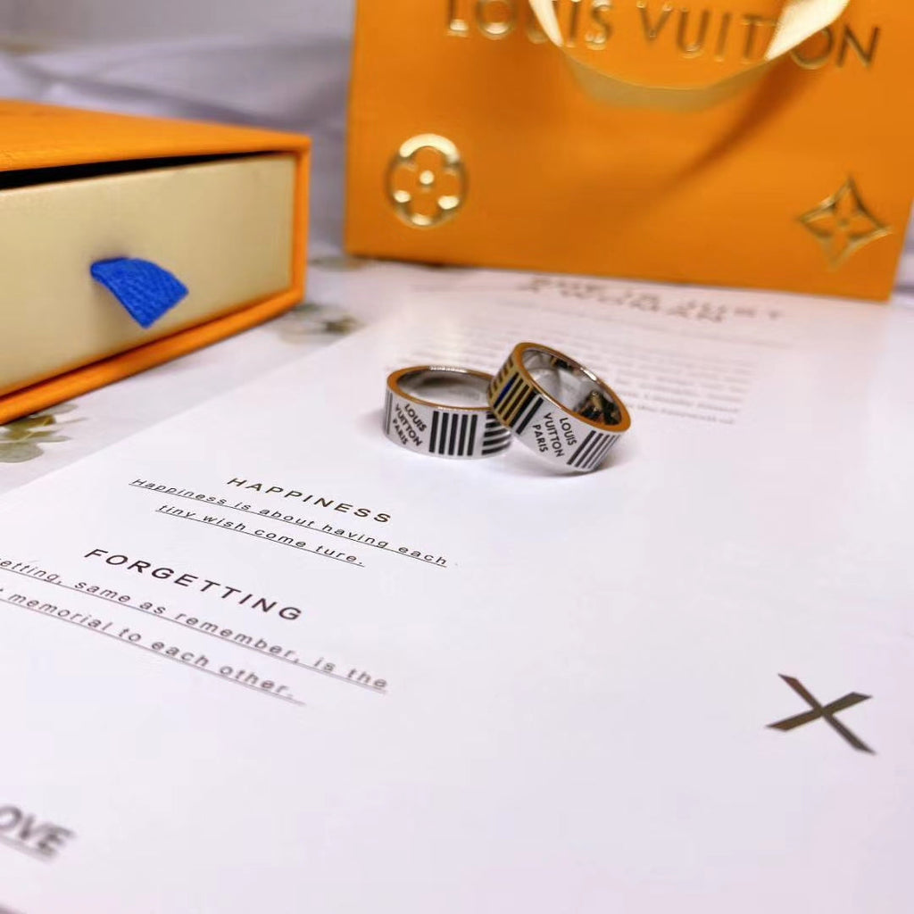 18K Louis Vuitton Damier Black Ring