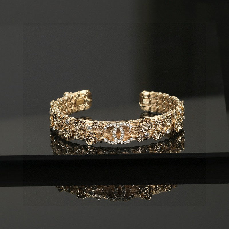 18K  Chanel Flower Diamond Cuff Bracelet