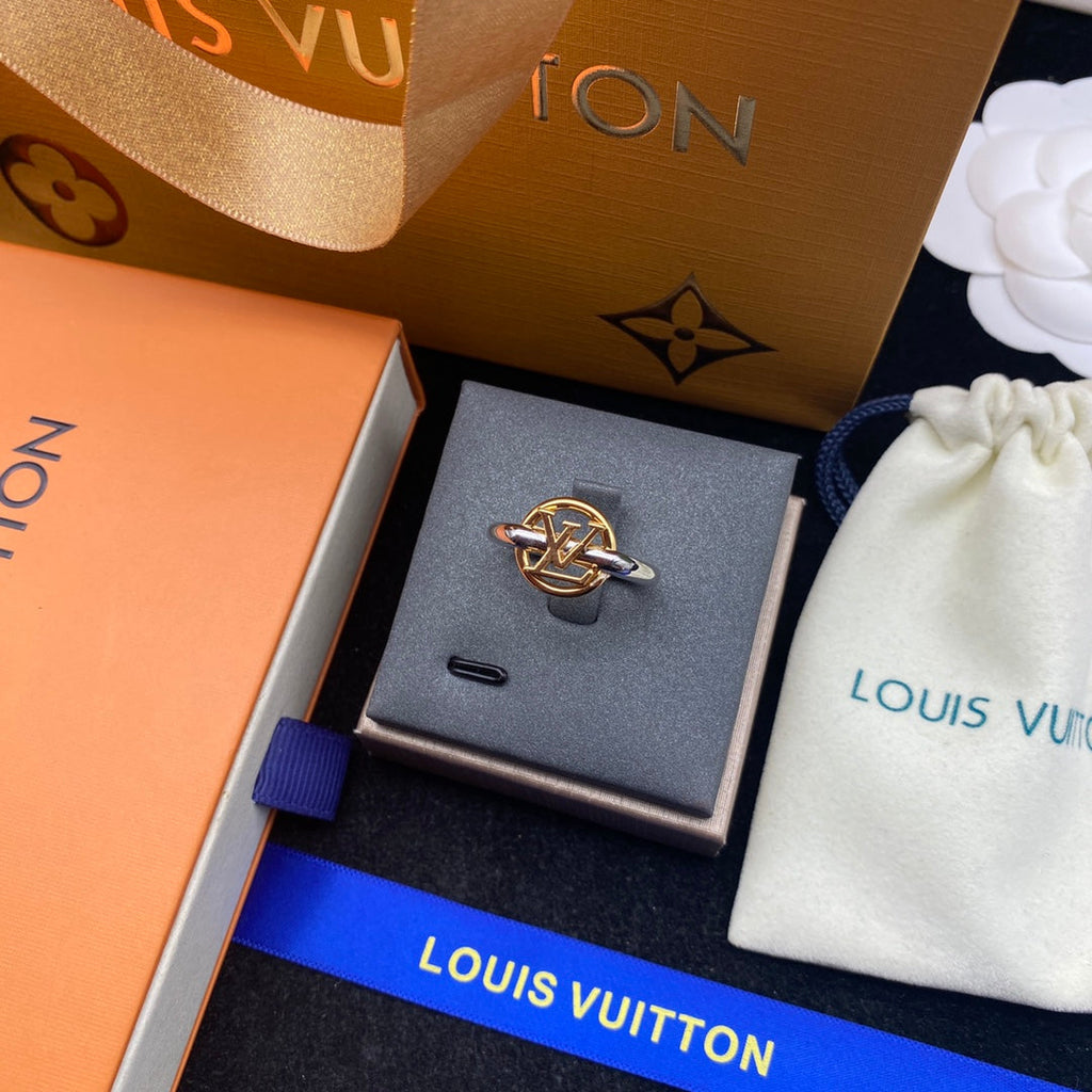 18K Louis Vuitton Vintage Ring