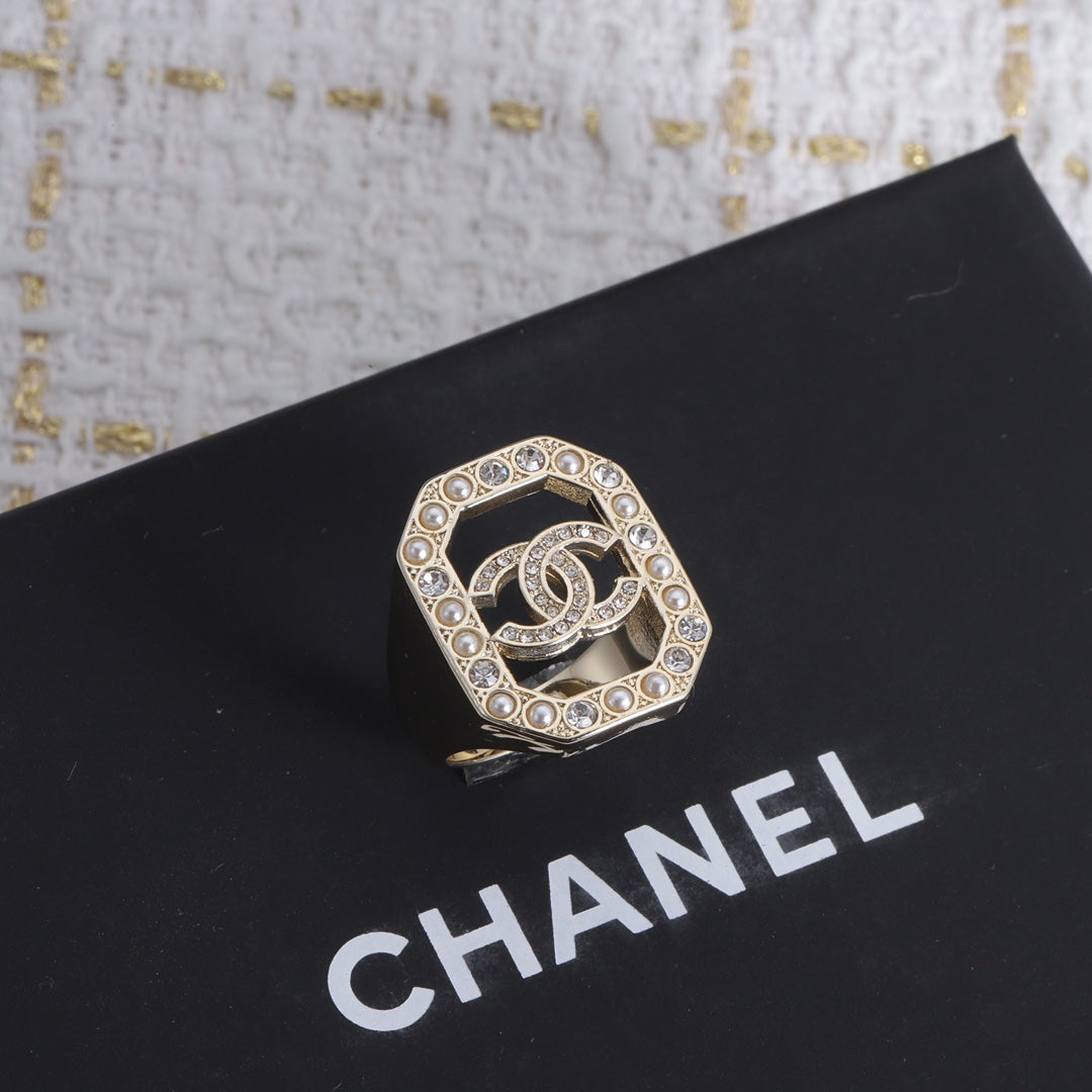 18K  Chanel Diamonds Ring