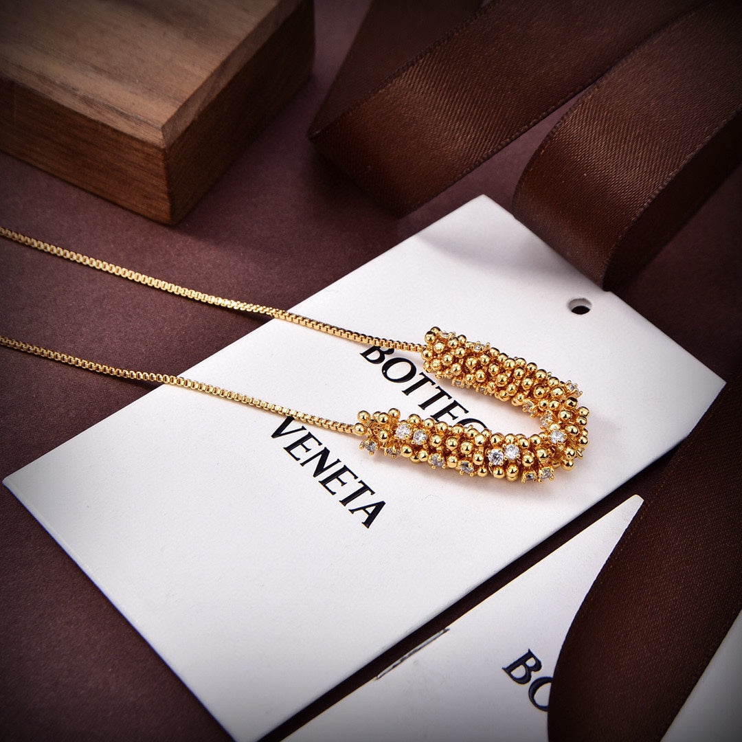 18K BVLGARI Facet Pearl Necklace