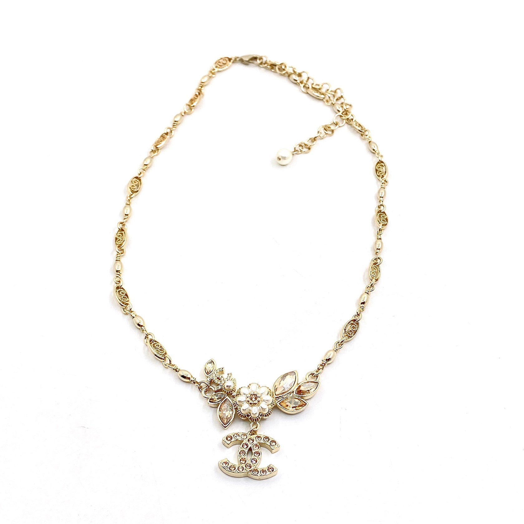 18K  Chanel Flowers Diamonds Necklace