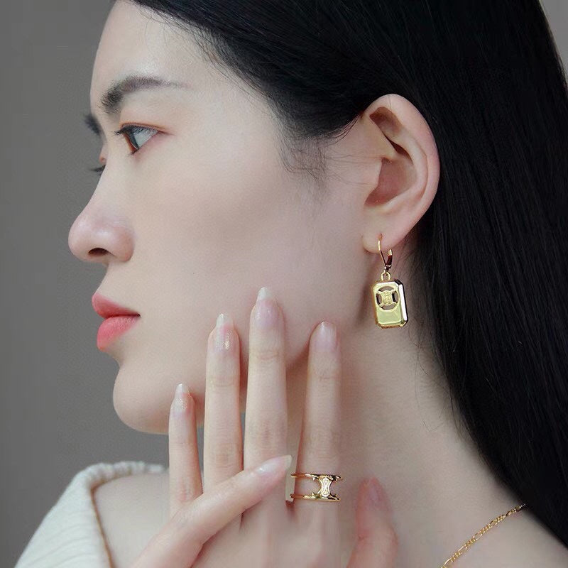 18K Celine Square Hoops Earrings