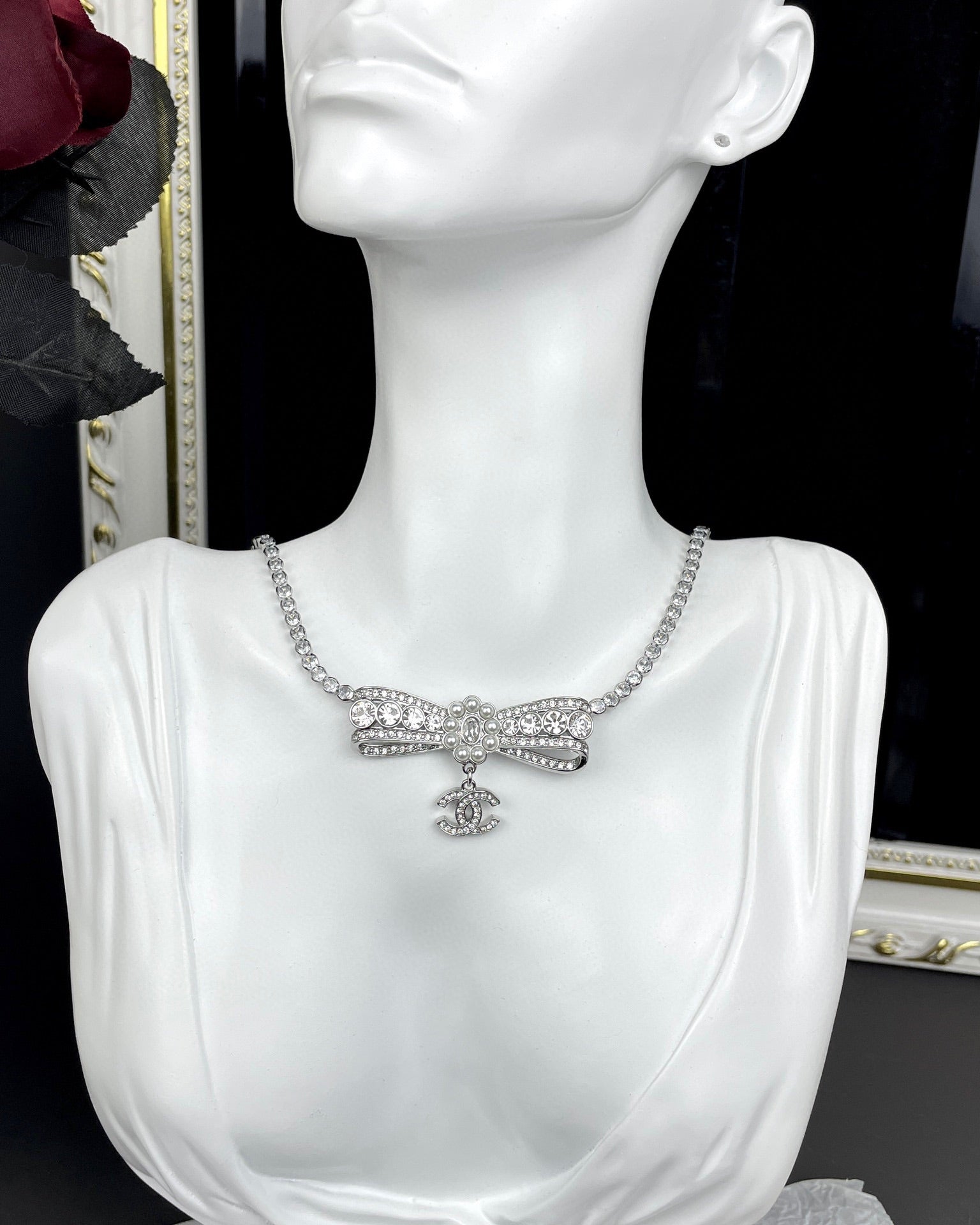 18K  Chanel Diamonds Bow Tie Necklace