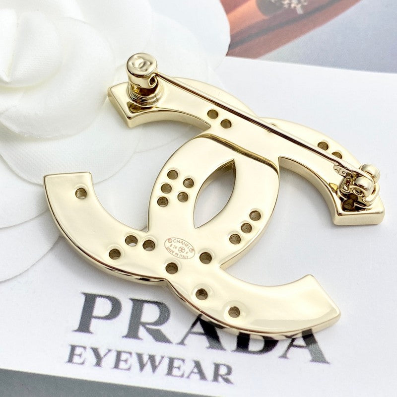 18K  Chanel 24A Diamond Gold Brooch