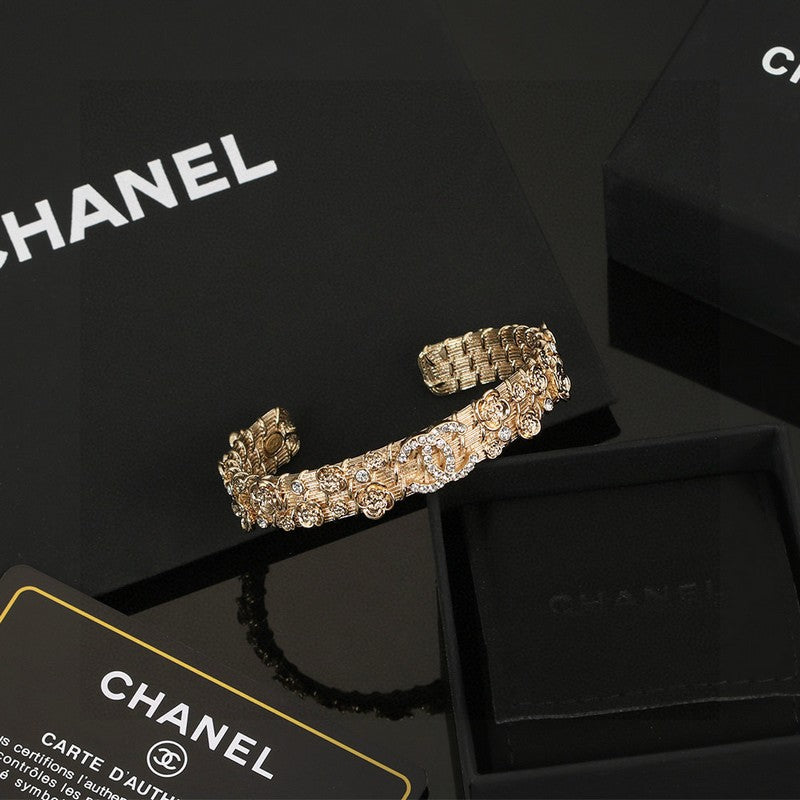 18K  Chanel Flower Diamond Cuff Bracelet