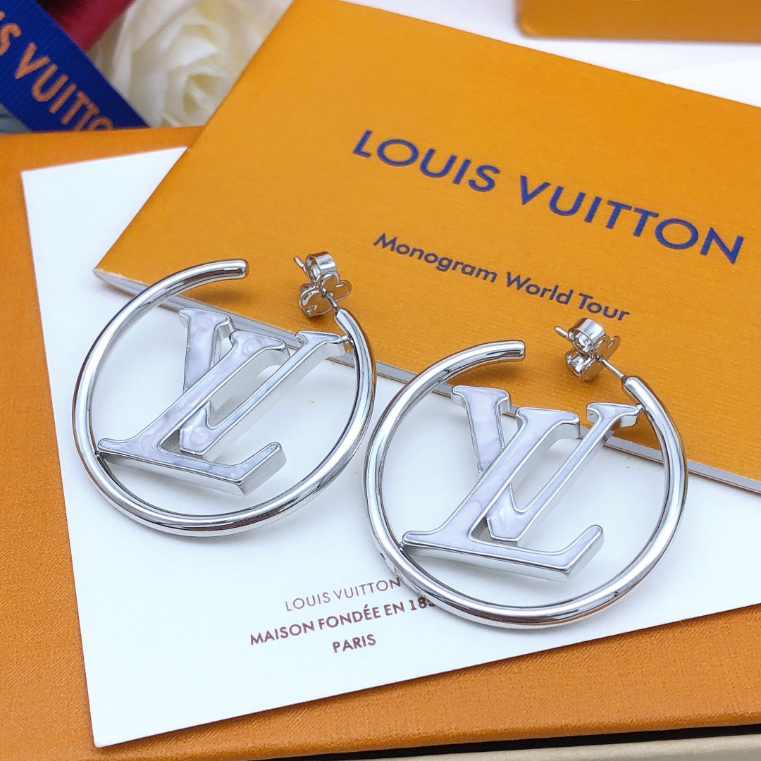 18K Louis Vuitton Louise Hoop Pearls Earrings