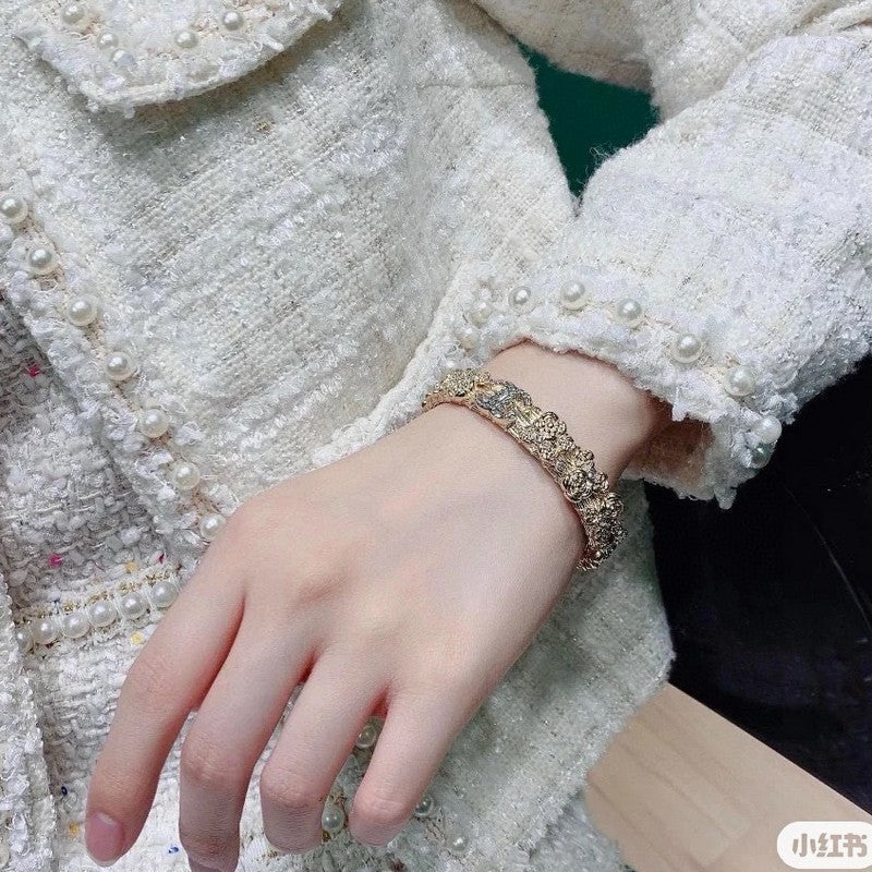 18K  Chanel Flower Diamond Cuff Bracelet