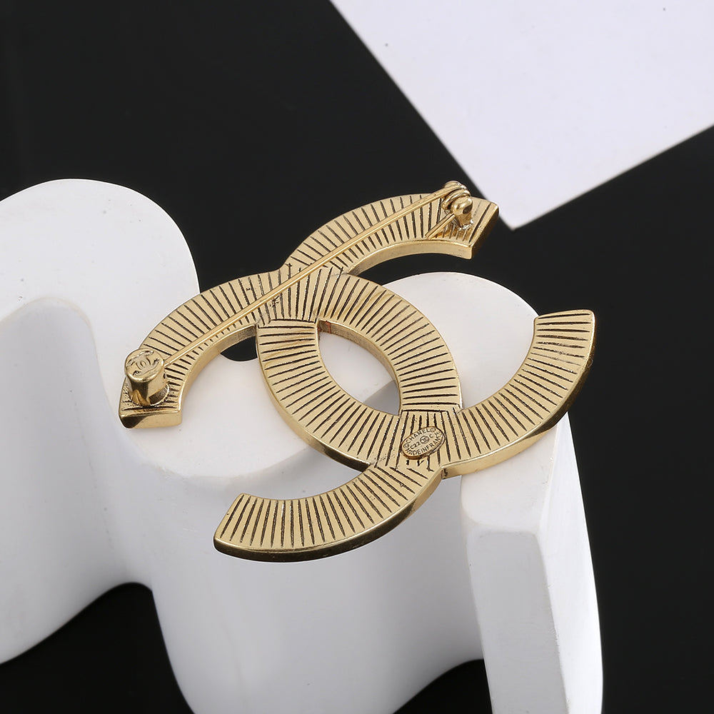 18K  Chanel Diamond Brooch