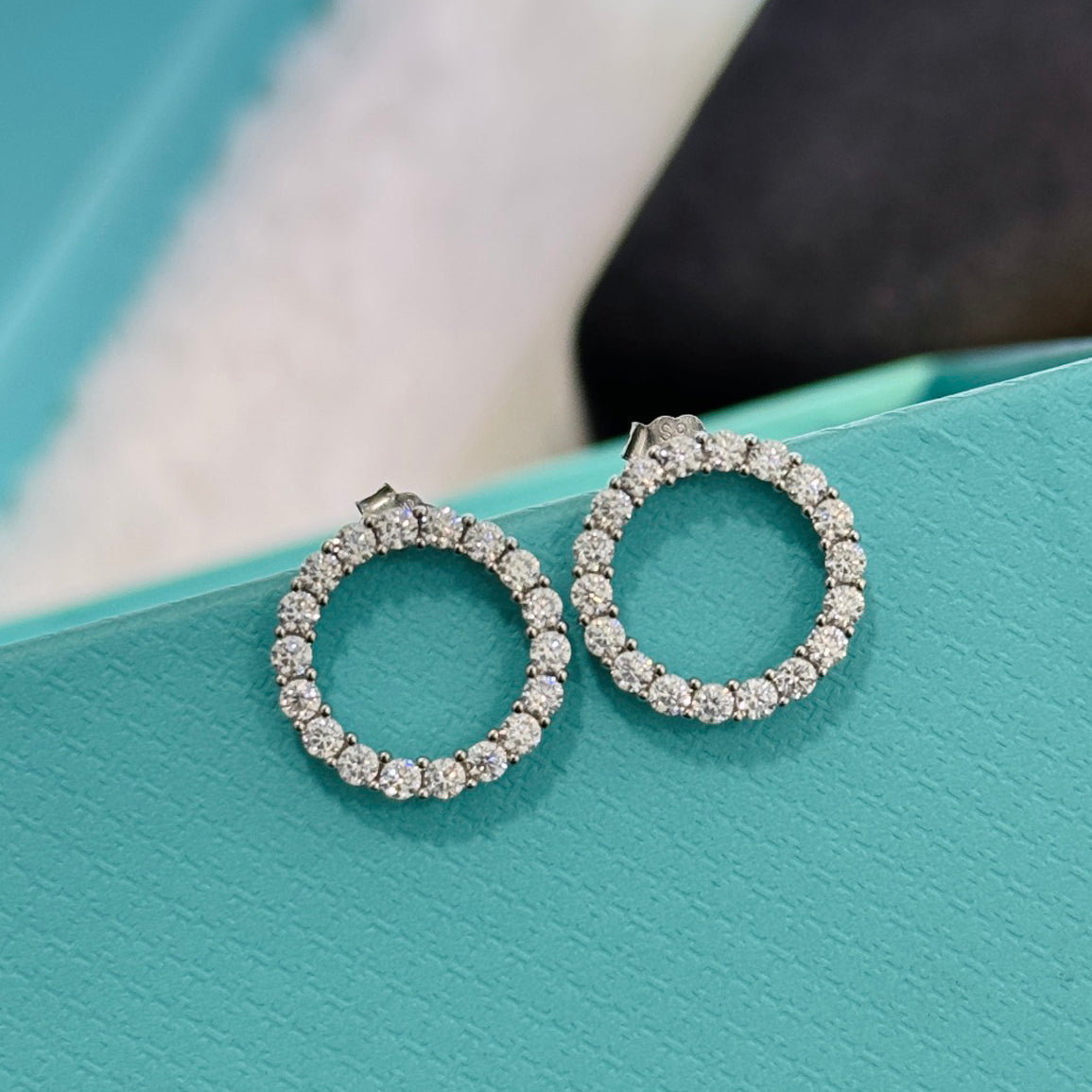 18K Tiffany Circle Diamonds Earrings