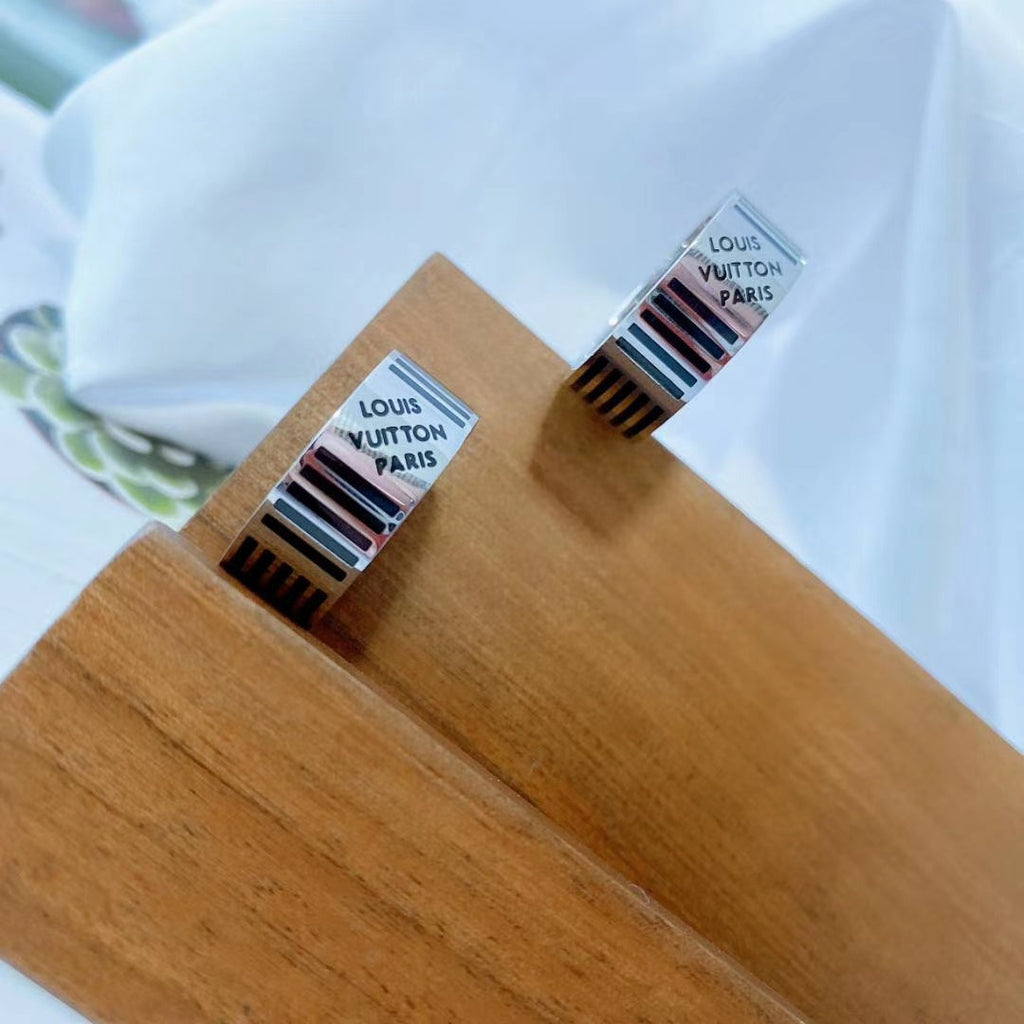 18K Louis Vuitton Damier Black Ring