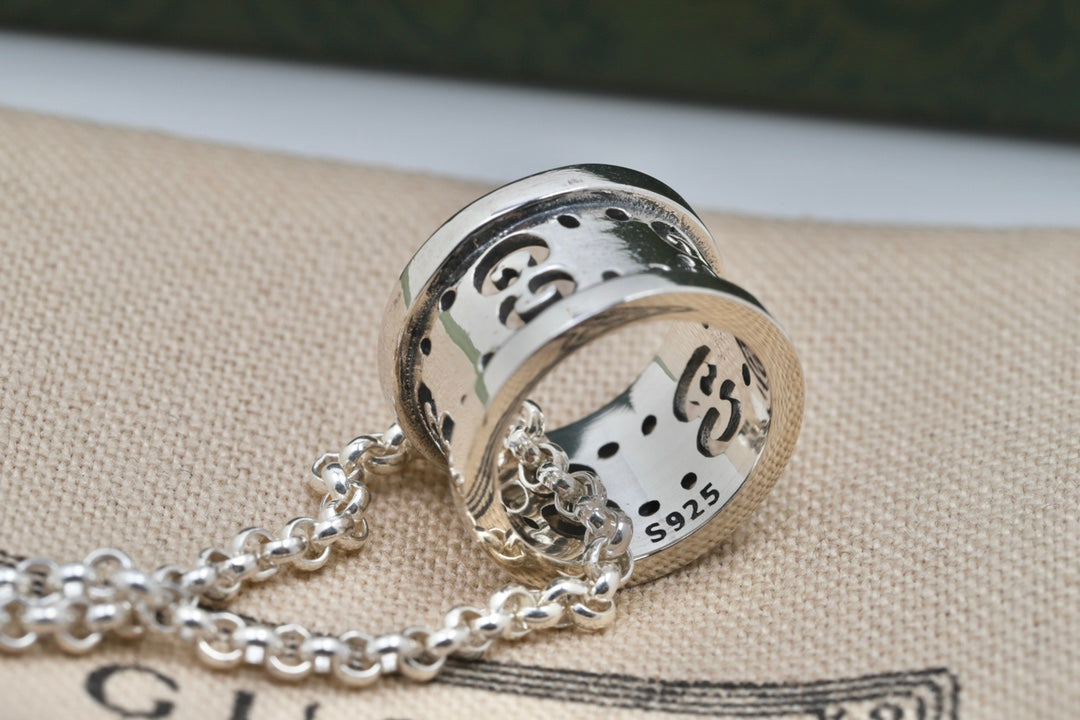 18K Double Gucci Icon Twirl Necklace