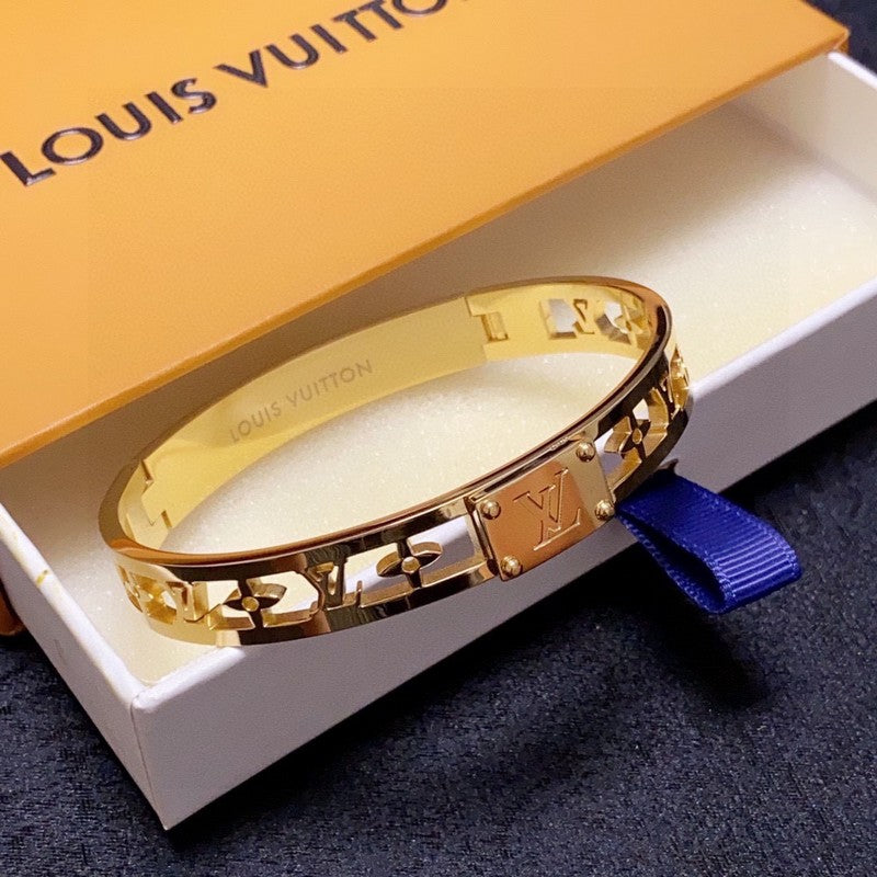 18K Louis Vuitton Vintage Gold Bracelet