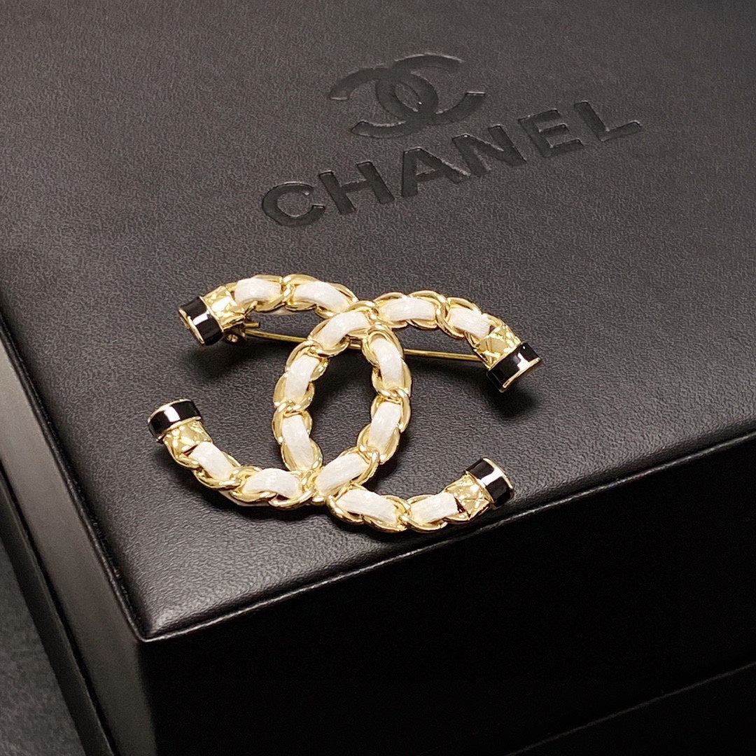 18K  Chanel Pearl Brooch