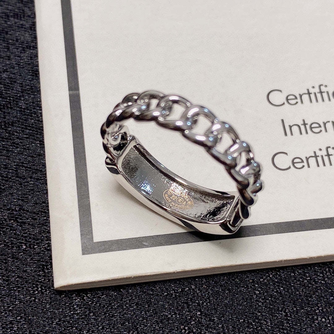 18K  Chanel Chain Link Ring