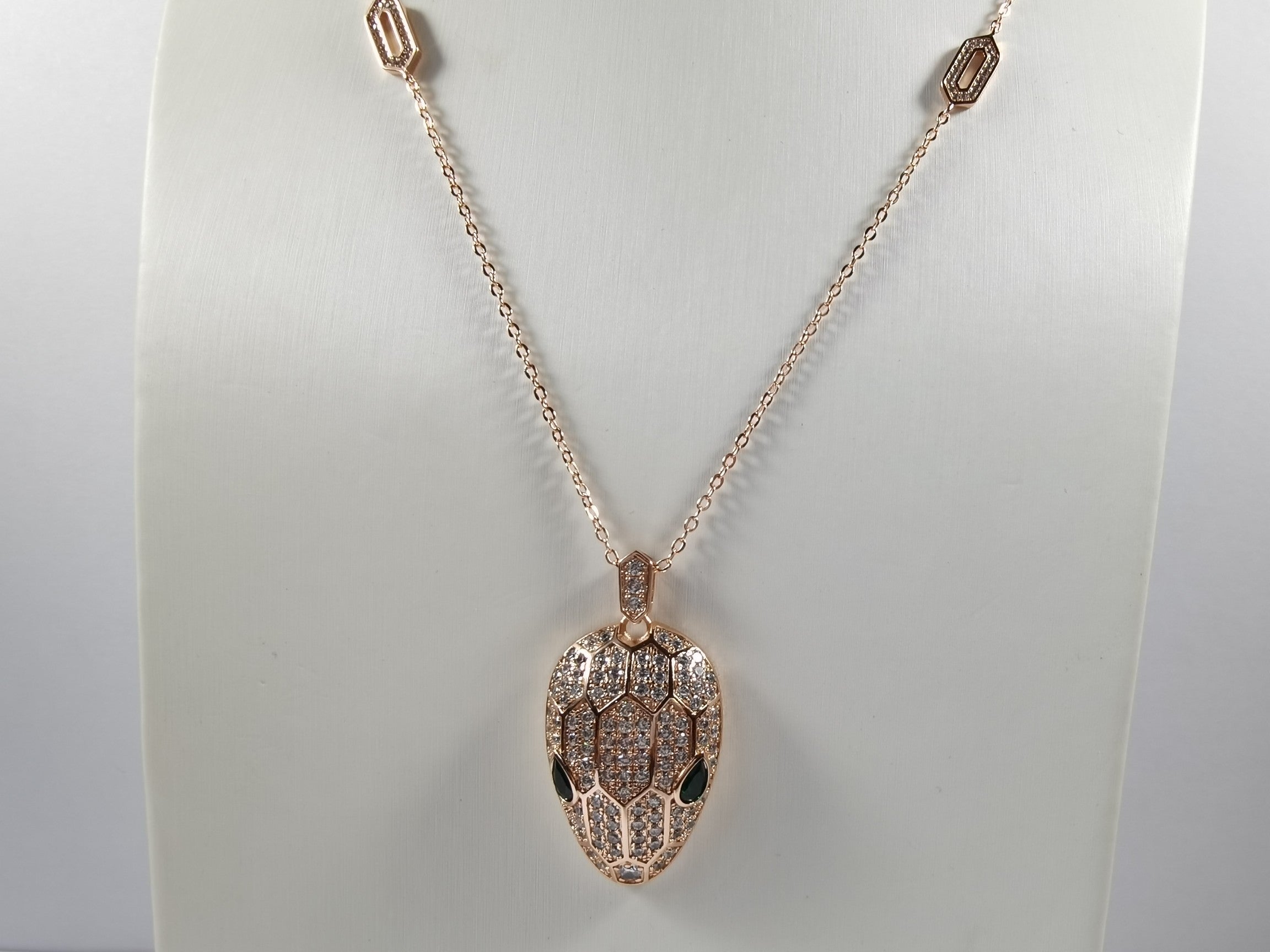 18K BVLGARI Serpenti Emerald Necklace