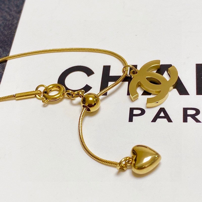 18K  Chanel Heart Pendant Gold Necklace