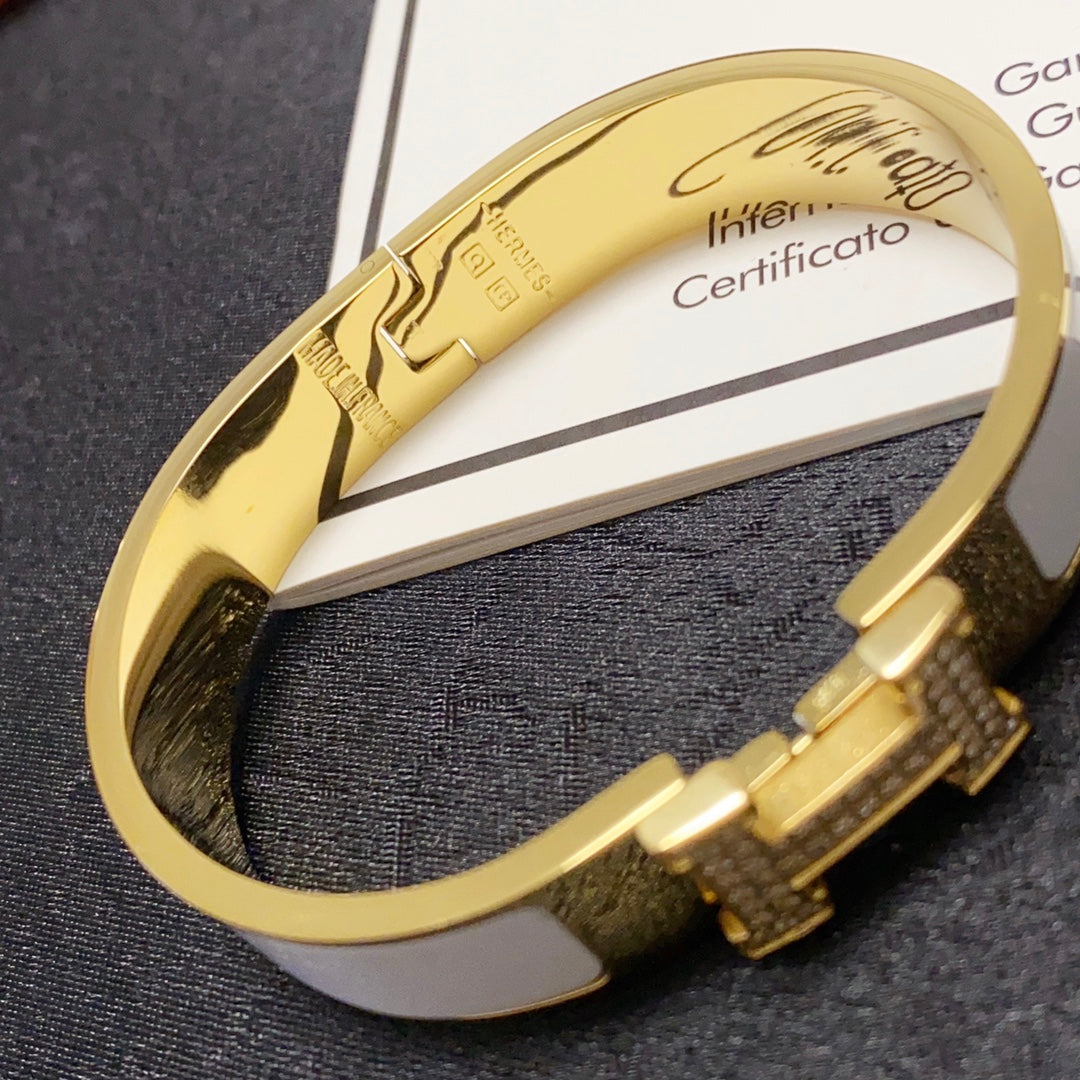 18K Clic Hermes Diamond Bracelet