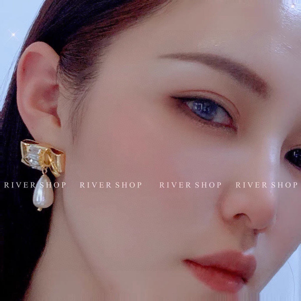 18K Celine Butterfly Pearl Pendant Earrings