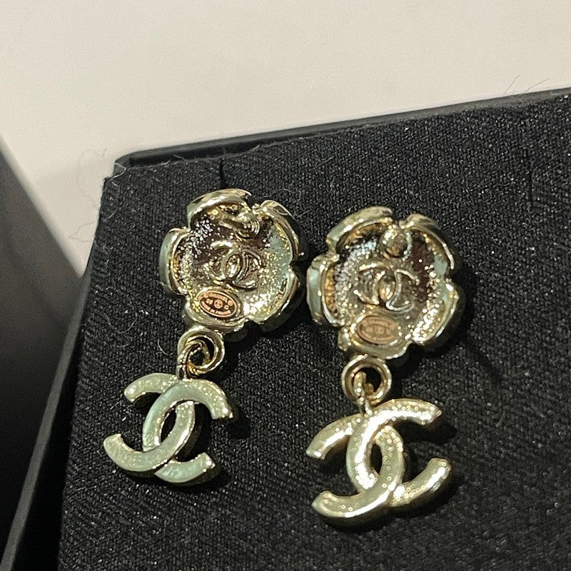 18K  Chanel 26C Pink Camellia Diamond Earrings