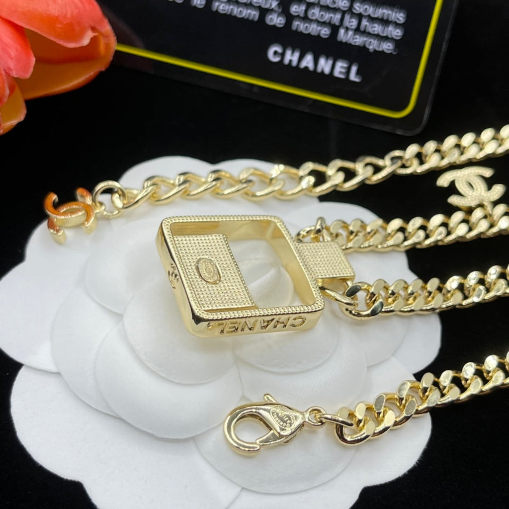 18K  Chanel Bag Pendant Chain Necklace