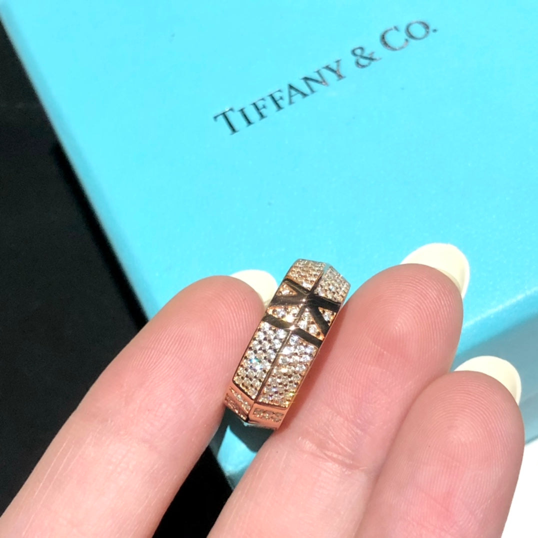 18K Tiffany Atlas x Closed Wide Ring