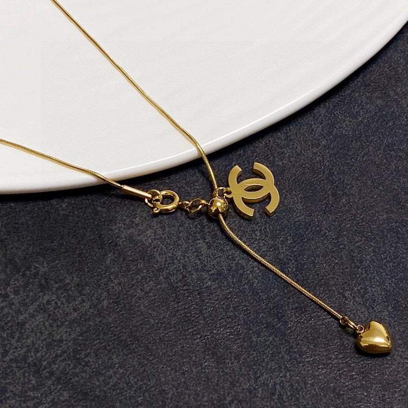18K  Chanel Heart Pendant Gold Necklace