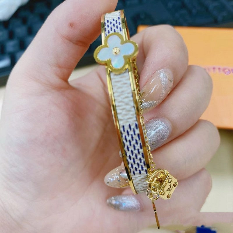 18K Louis Vuitton Blooming Bracelet