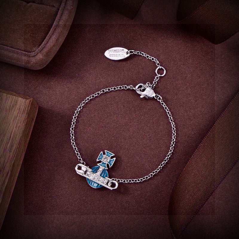 18K Vivienne West Mayfair Bas Relief Pendant Bracelet