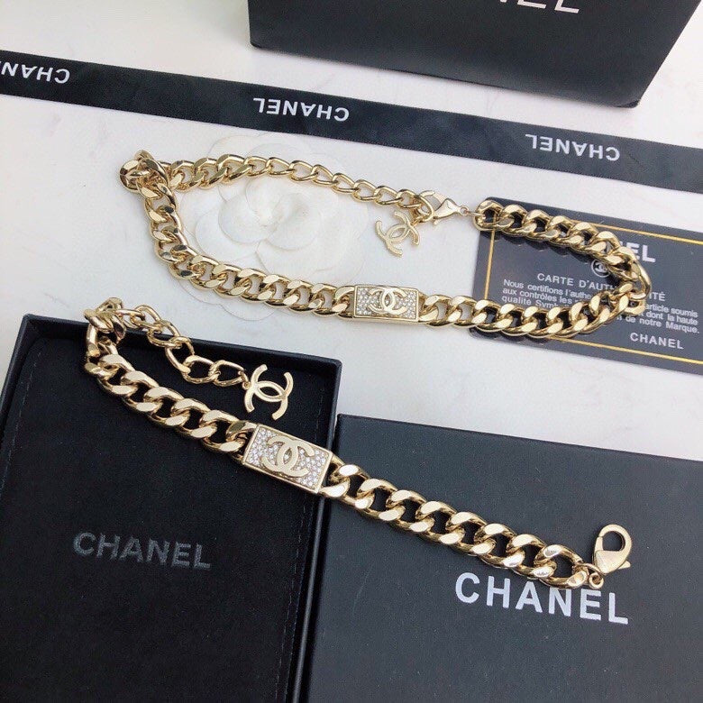 18K  Chanel Diamonds Chain Necklace