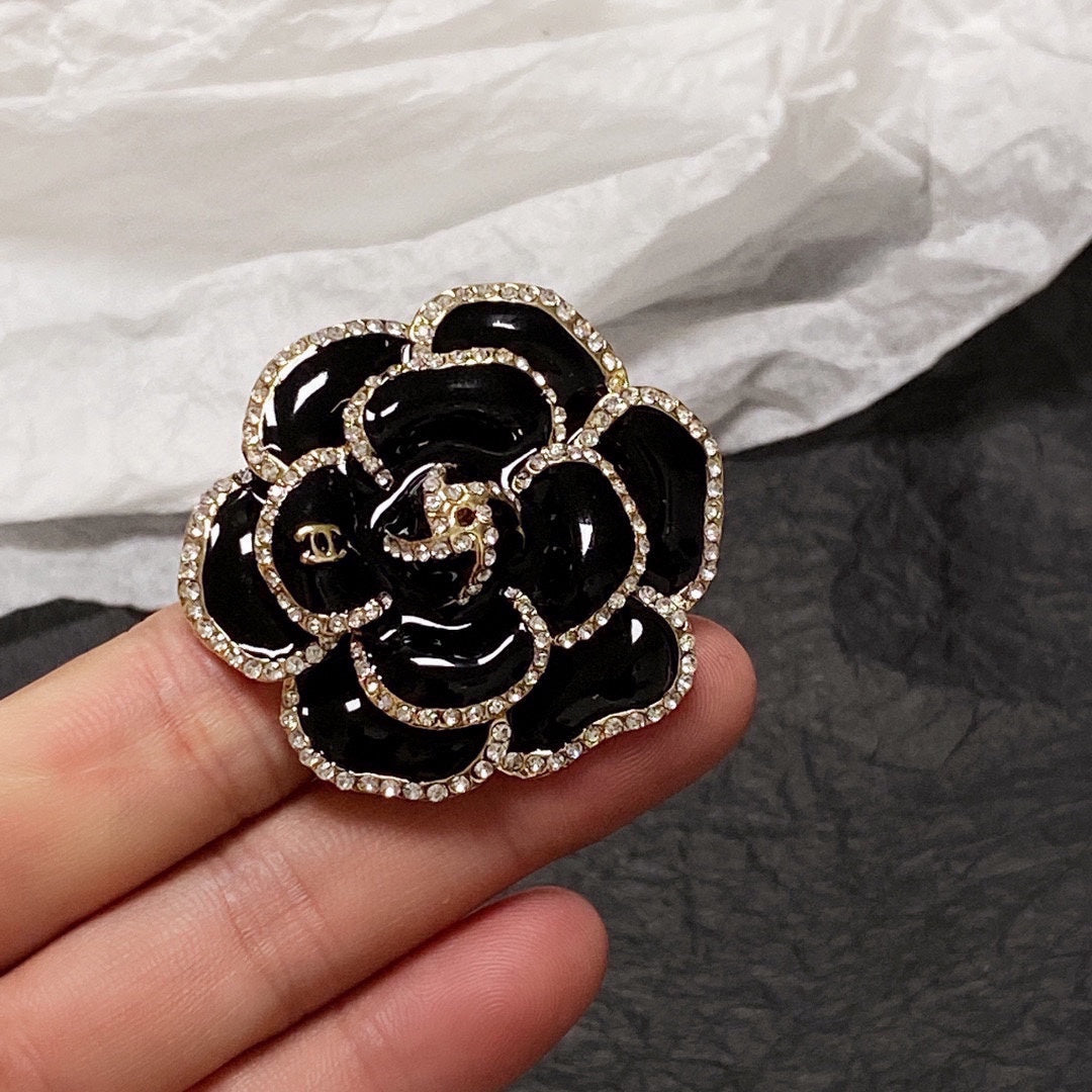 18K  Chanel Black Flower Brooch
